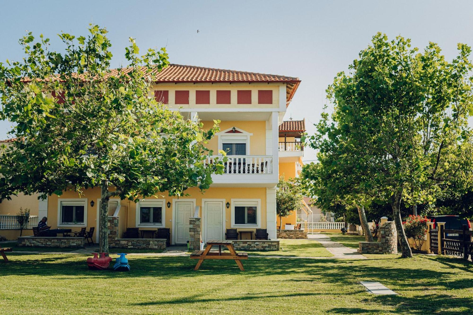 Villa Yianna Nea Mesagkala Exterior photo